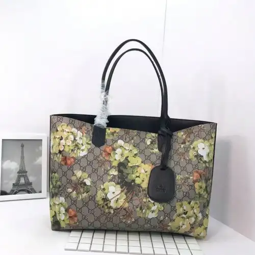 G*u*i bags 20b570074