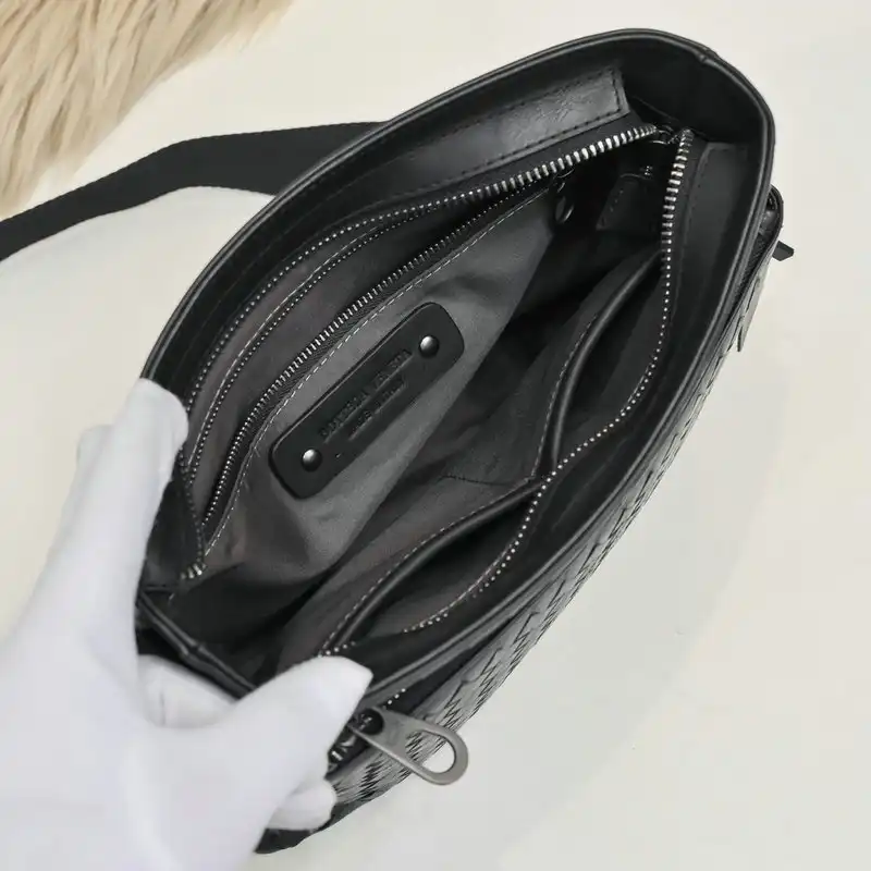 bo*te*ga Ve*ne*ta bags 2111yz0024