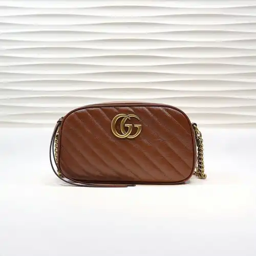 G*u*i bags 2012sh0003